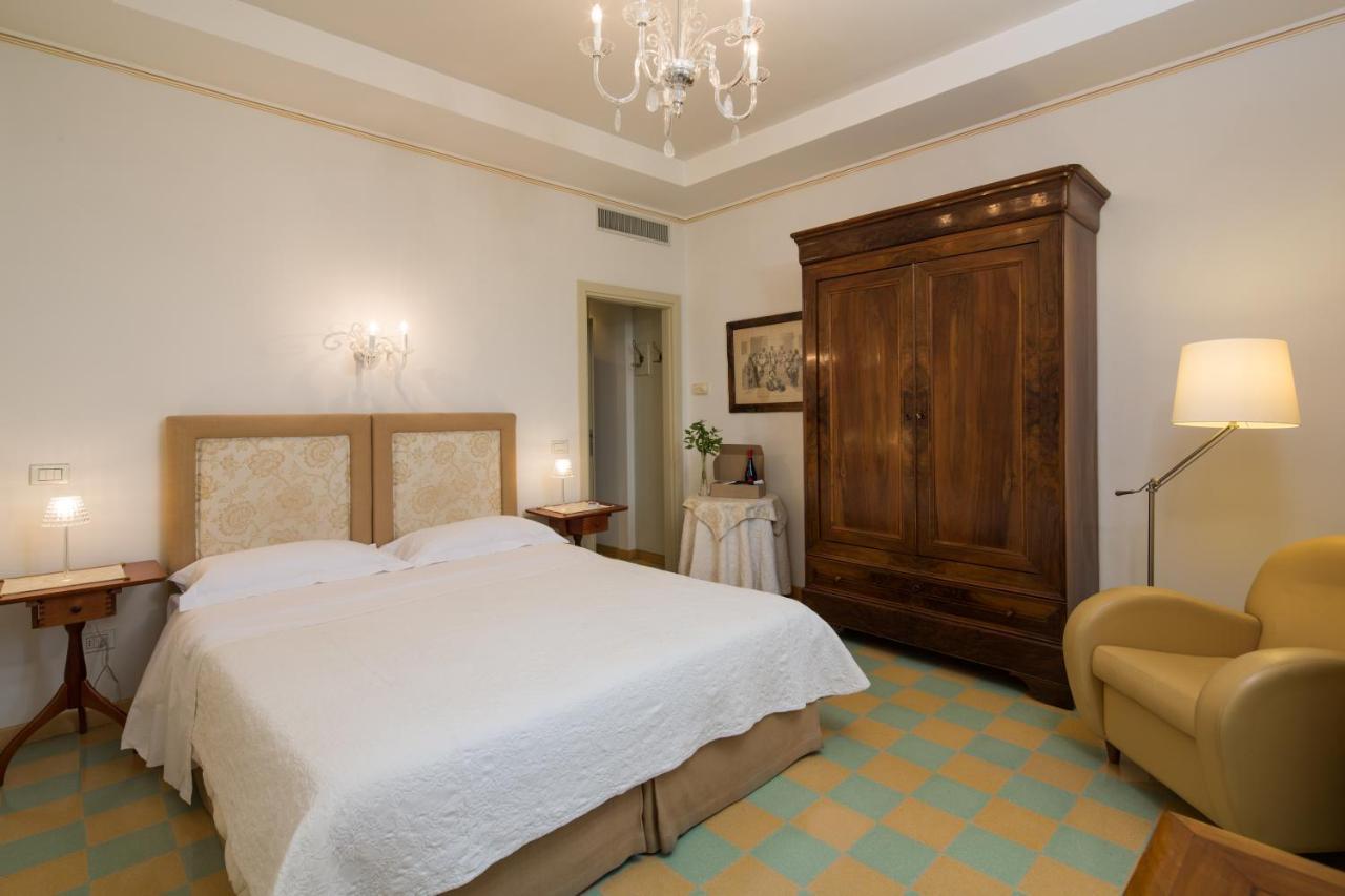 Hotel Roccafiore Wine & 4*